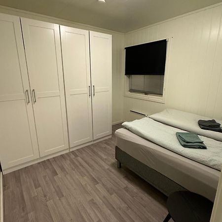 Vardo Accommodation - White House Bagian luar foto