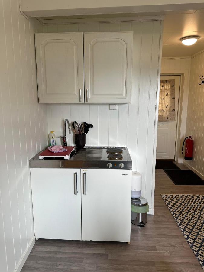 Vardo Accommodation - White House Bagian luar foto