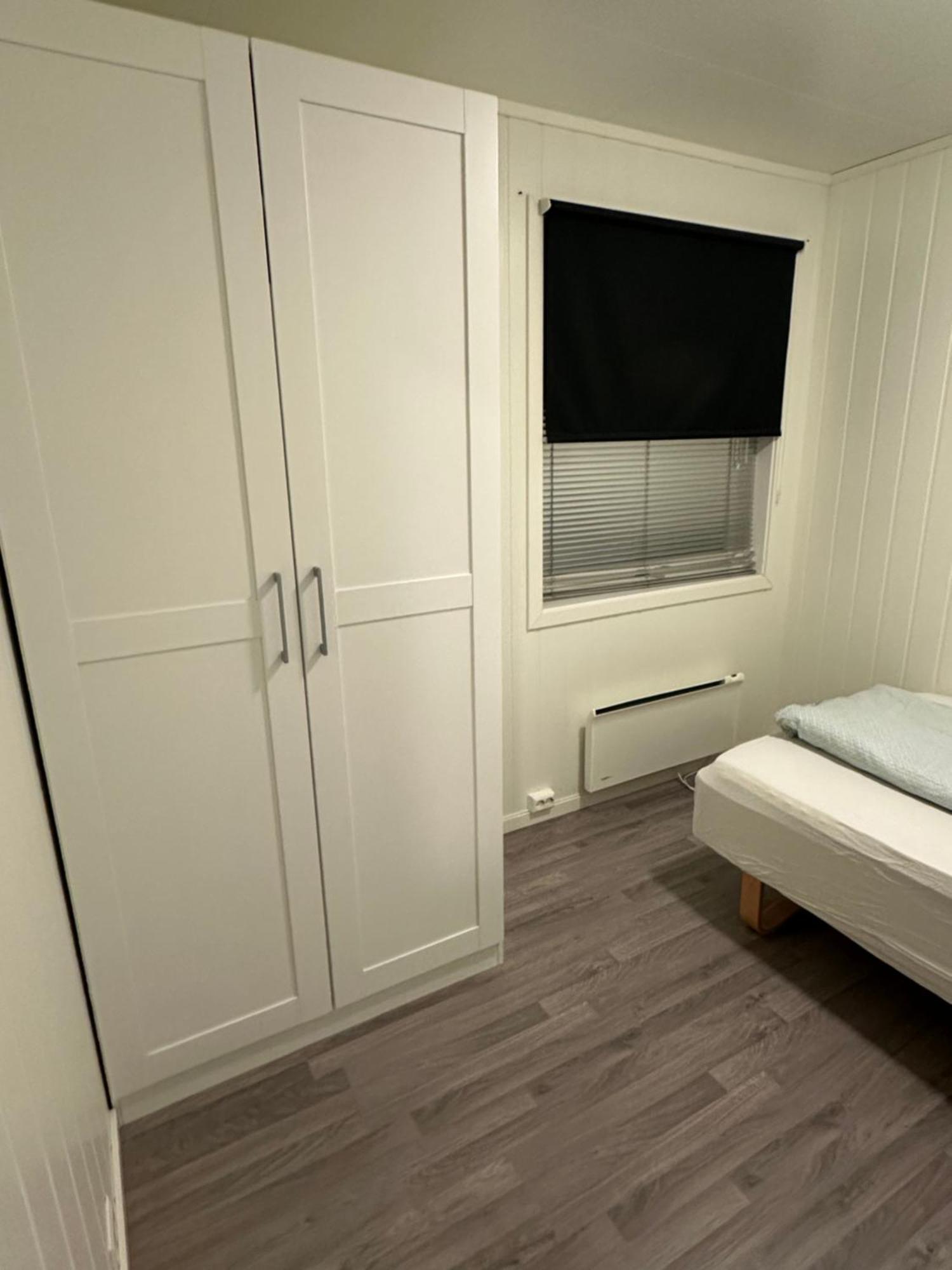 Vardo Accommodation - White House Bagian luar foto