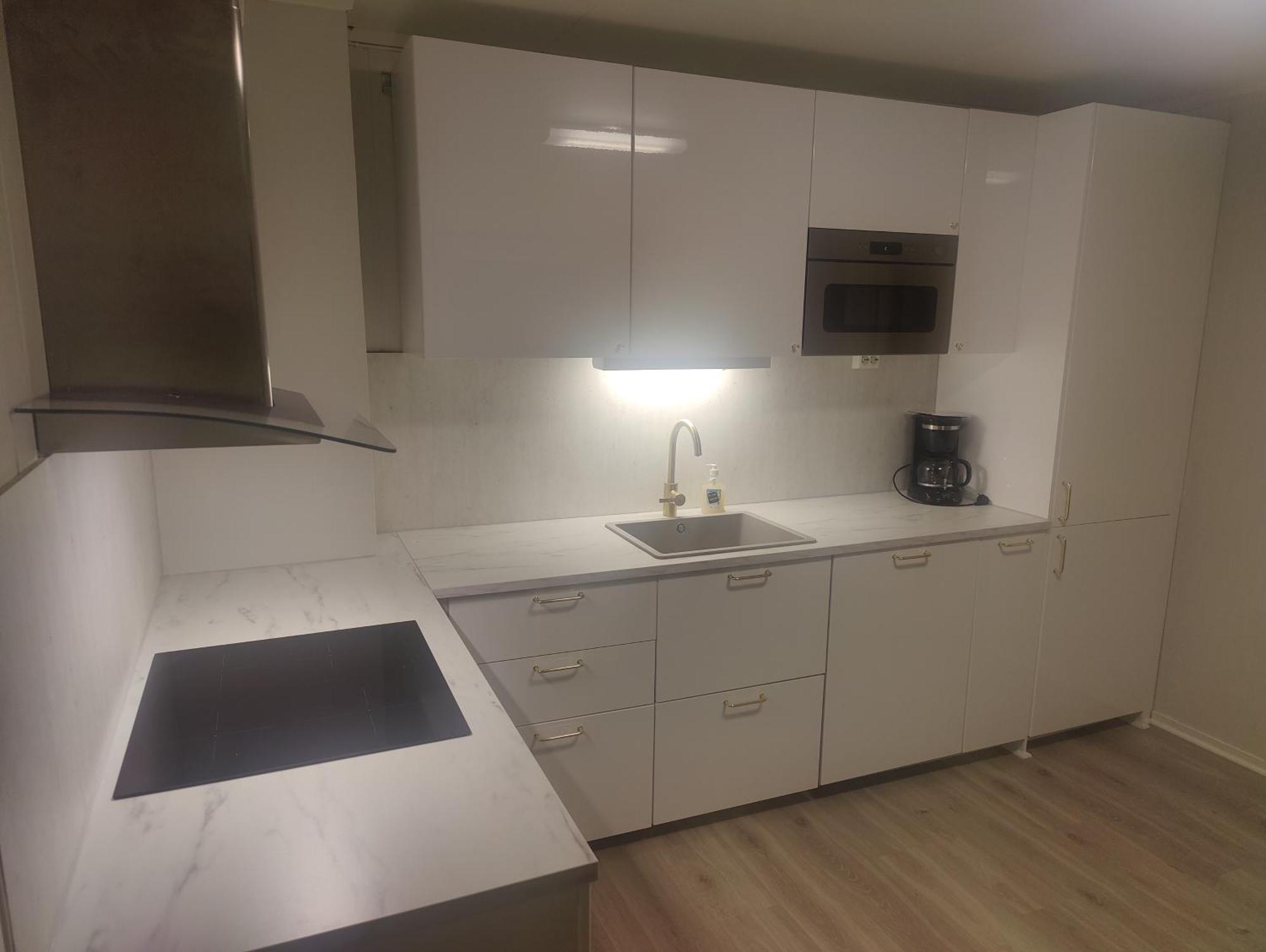 Vardo Accommodation - White House Bagian luar foto